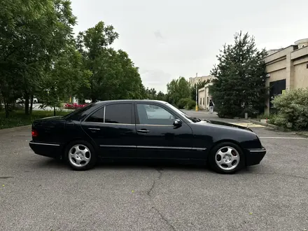 Mercedes-Benz E 320 1999 года за 3 800 000 тг. в Алматы – фото 10