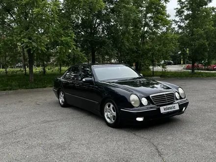 Mercedes-Benz E 320 1999 года за 3 800 000 тг. в Алматы – фото 3