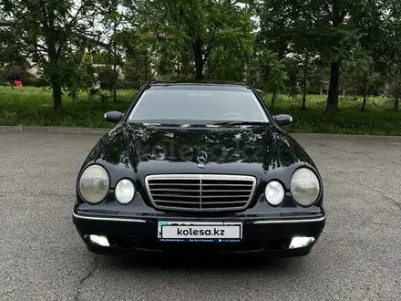 Mercedes-Benz E 320 1999 года за 3 800 000 тг. в Алматы