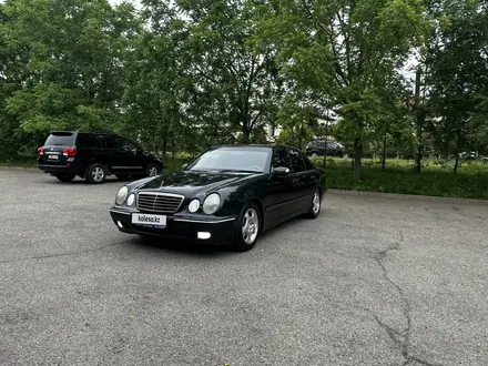 Mercedes-Benz E 320 1999 года за 3 800 000 тг. в Алматы – фото 2