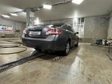 Toyota Camry 2011 годаfor6 400 000 тг. в Актобе – фото 4