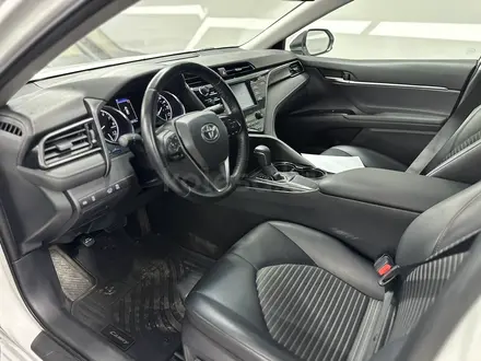 Toyota Camry 2018 года за 13 200 000 тг. в Тараз – фото 9