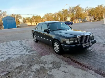 Mercedes-Benz E 200 1991 года за 1 900 000 тг. в Кызылорда – фото 4