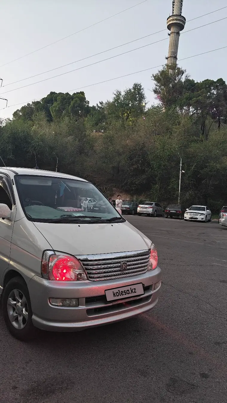 Toyota HiAce Regius, 1998