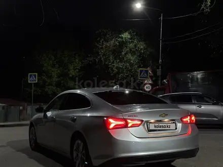 Chevrolet Malibu 2019 года за 7 000 000 тг. в Алматы – фото 4