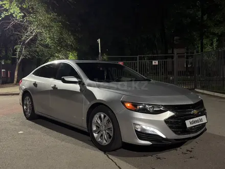 Chevrolet Malibu 2019 года за 7 000 000 тг. в Алматы – фото 2