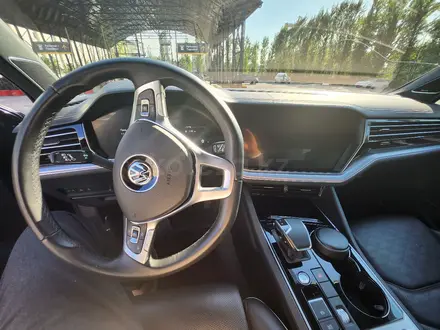 Volkswagen Touareg 2020 года за 29 000 000 тг. в Алматы – фото 10