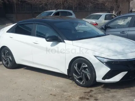 Hyundai Elantra 2023 года за 8 500 000 тг. в Тараз – фото 2