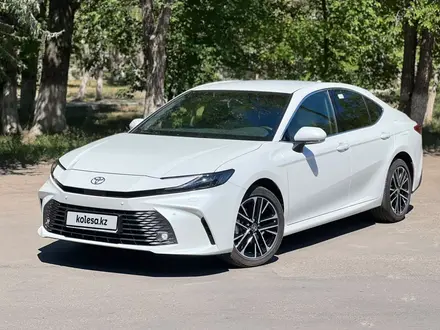 Toyota Camry 2025 года за 19 200 000 тг. в Астана