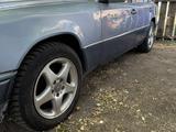 Mercedes-Benz E 200 1991 годаүшін1 500 000 тг. в Караганда – фото 2