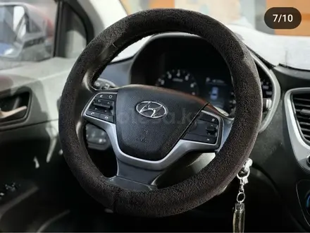 Hyundai Accent 2018 года за 7 400 000 тг. в Караганда – фото 4