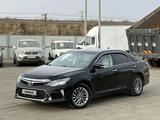 Toyota Camry 2017 года за 9 900 000 тг. в Атырау