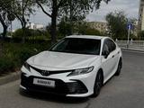 Toyota Camry 2021 года за 12 000 000 тг. в Актау – фото 2