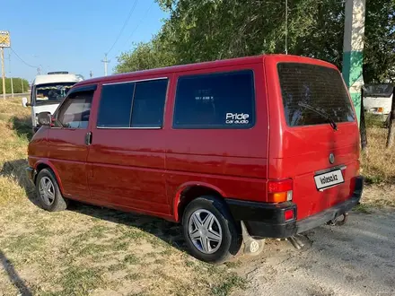 Volkswagen Caravelle 1996 года за 2 800 000 тг. в Шардара – фото 2