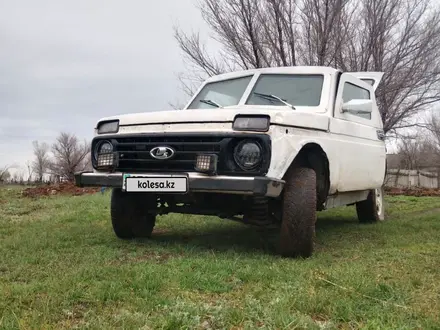 ВАЗ (Lada) Lada 2121 2000 года за 1 000 000 тг. в Семей – фото 2