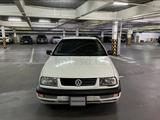 Volkswagen Vento 1994 года за 1 800 000 тг. в Есик