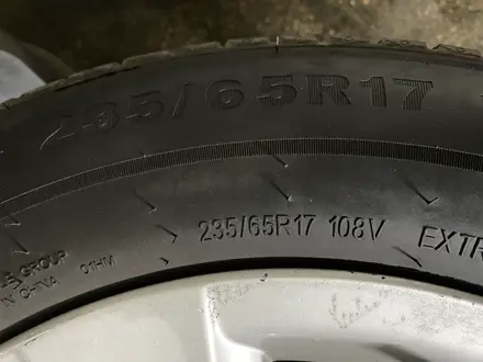 Комплект дисков с резиной R17 BMW за 250 000 тг. в Талдыкорган – фото 3