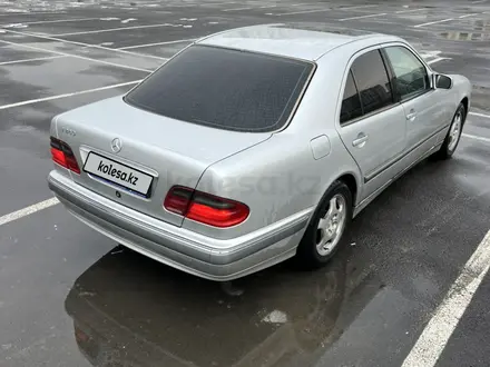 Mercedes-Benz E 240 2000 года за 6 000 000 тг. в Шымкент – фото 13