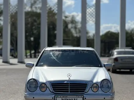 Mercedes-Benz E 55 AMG 2000 года за 4 750 000 тг. в Караганда – фото 2