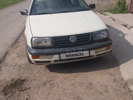 Volkswagen Vento 1993 года за 1 000 000 тг. в Шымкент – фото 2