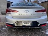 Hyundai Elantra 2019 годаfor8 850 000 тг. в Астана – фото 5