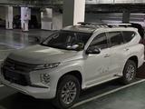 Багажник на крышу Mitsubishi Pajero Sport c боковой лестницей за 495 000 тг. в Алматы