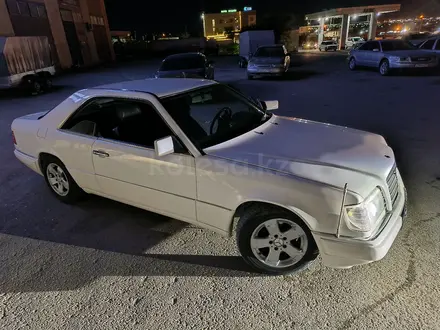 Mercedes-Benz E 230 1992 года за 2 200 000 тг. в Актау – фото 6