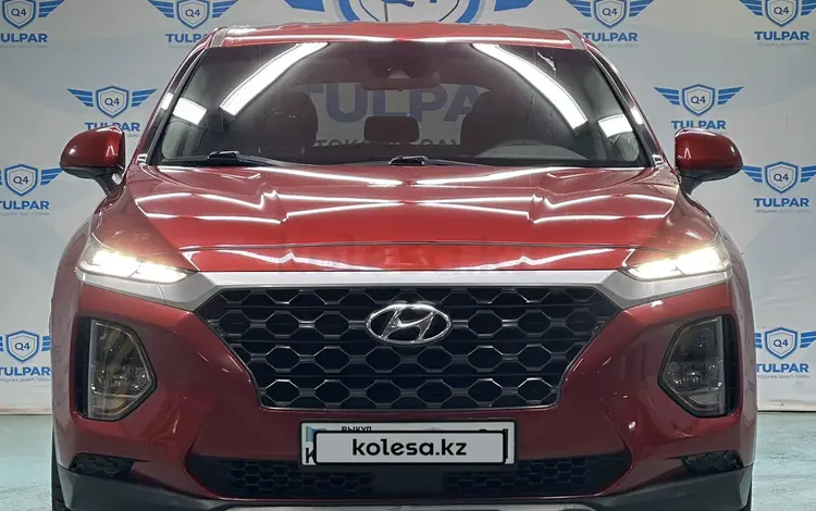 Hyundai Santa Fe 2019 годаfor12 100 000 тг. в Астана