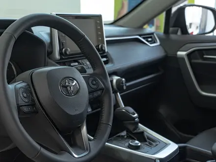Toyota RAV4 Prestige 2025 года за 21 390 000 тг. в Караганда – фото 5