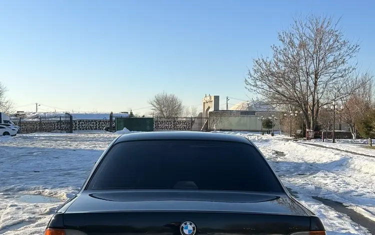 BMW 740 2001 годаүшін4 000 000 тг. в Шымкент