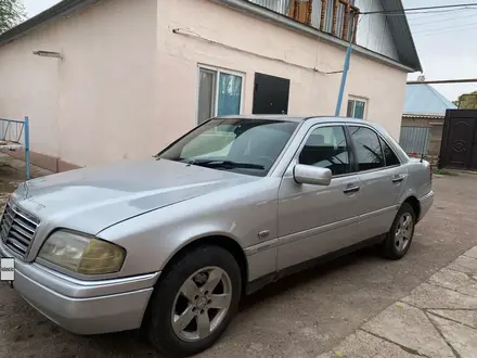 Mercedes-Benz C 180 1995 года за 1 600 000 тг. в Алматы – фото 7