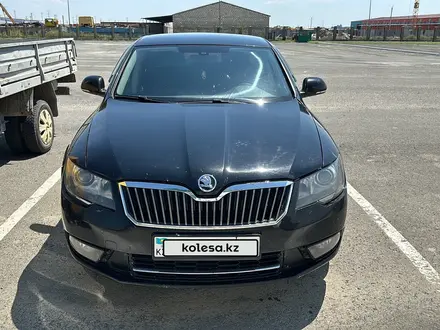 Skoda Superb 2014 года за 6 000 000 тг. в Атырау – фото 2