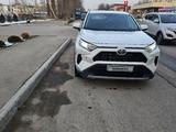 Toyota RAV4 2020 года за 12 900 000 тг. в Алматы
