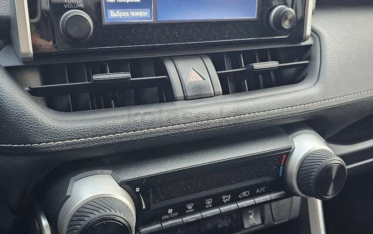 Toyota RAV4 — миниатюра 5