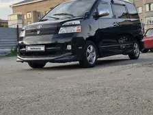 Toyota Voxy, 2006