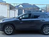Toyota RAV4 2021 года за 15 000 000 тг. в Шымкент