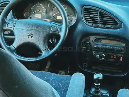 Volkswagen Sharan 1996 годаүшін3 500 000 тг. в Актобе – фото 40