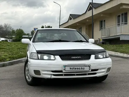 Toyota Camry Gracia 1998 года за 3 250 000 тг. в Алматы – фото 2