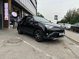 Toyota RAV4 2018 года за 14 000 000 тг. в Алматы – фото 2