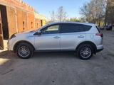 Toyota RAV4 2017 годаүшін11 800 000 тг. в Семей – фото 3