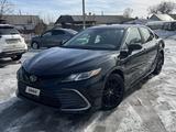 Toyota Camry 2022 года за 13 500 000 тг. в Караганда