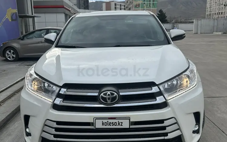 Toyota Highlander 2015 года за 10 500 000 тг. в Актау