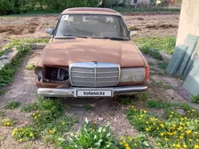 Mercedes-Benz E-Class, 1981