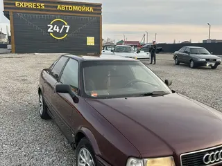Audi 80