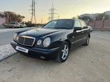 Mercedes-Benz E 240 1998 годаүшін2 600 000 тг. в Тараз