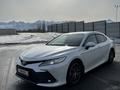 Toyota Camry 2021 года за 20 000 000 тг. в Алматы