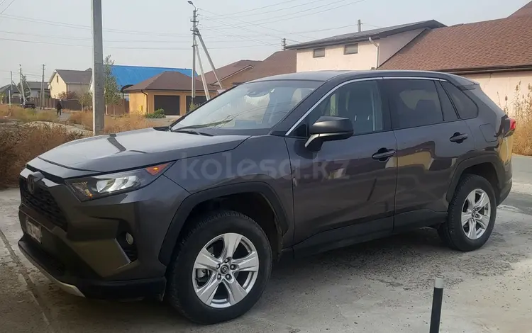 Toyota RAV4 2022 годаүшін14 000 000 тг. в Атырау