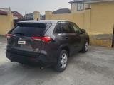 Toyota RAV4 2022 года за 16 500 000 тг. в Атырау – фото 3