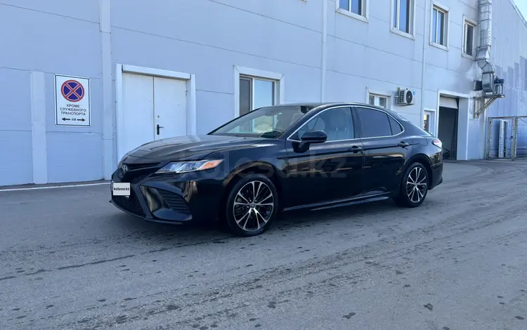 Toyota Camry 2018 года за 10 500 000 тг. в Астана