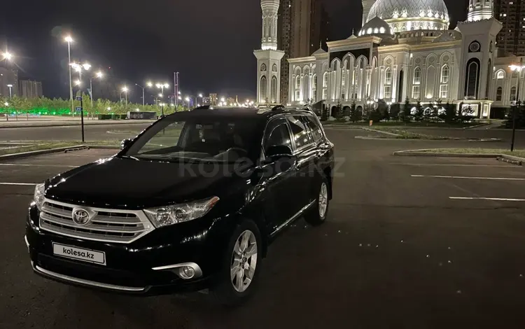 Toyota Highlander 2012 года за 12 400 000 тг. в Нур-Султан (Астана)